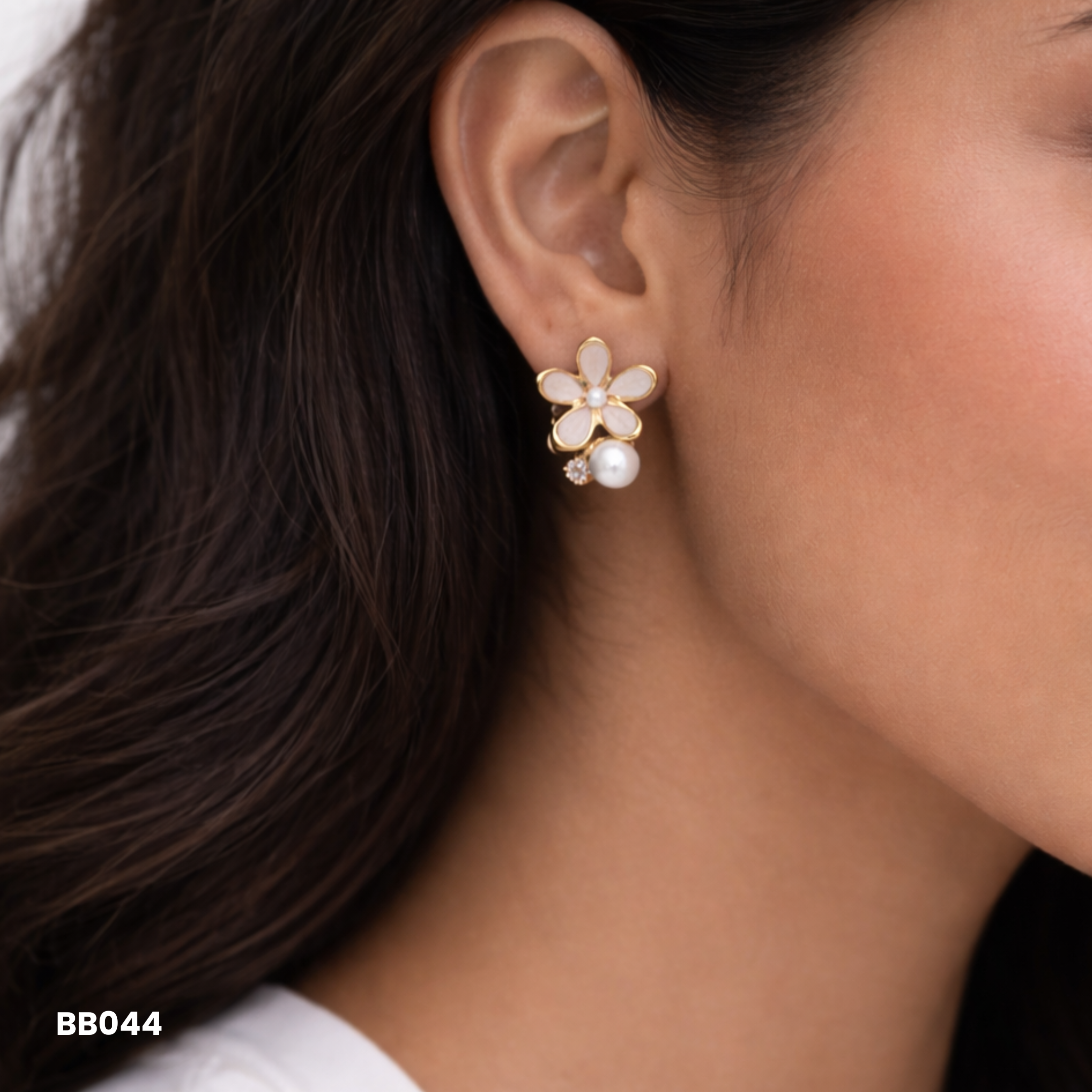 Iris Floral Pearl Cluster Stud Earrings – Anti Tarnish Gold Shell Flower Studs