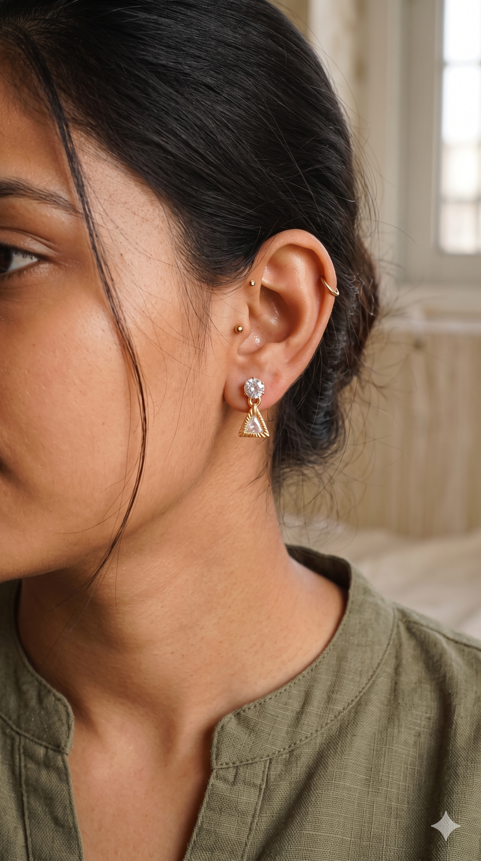 Vintage Style Crystal Drop Gold Earrings – Gold Tone Geometric Fashion Studs