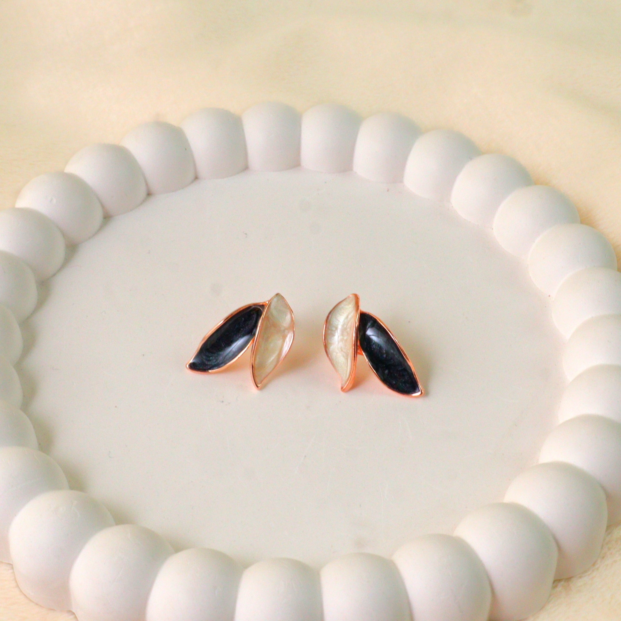 Enamel Double Leaf Stud Earrings – Dainty Two-Tone Botanical Fashion Studs
