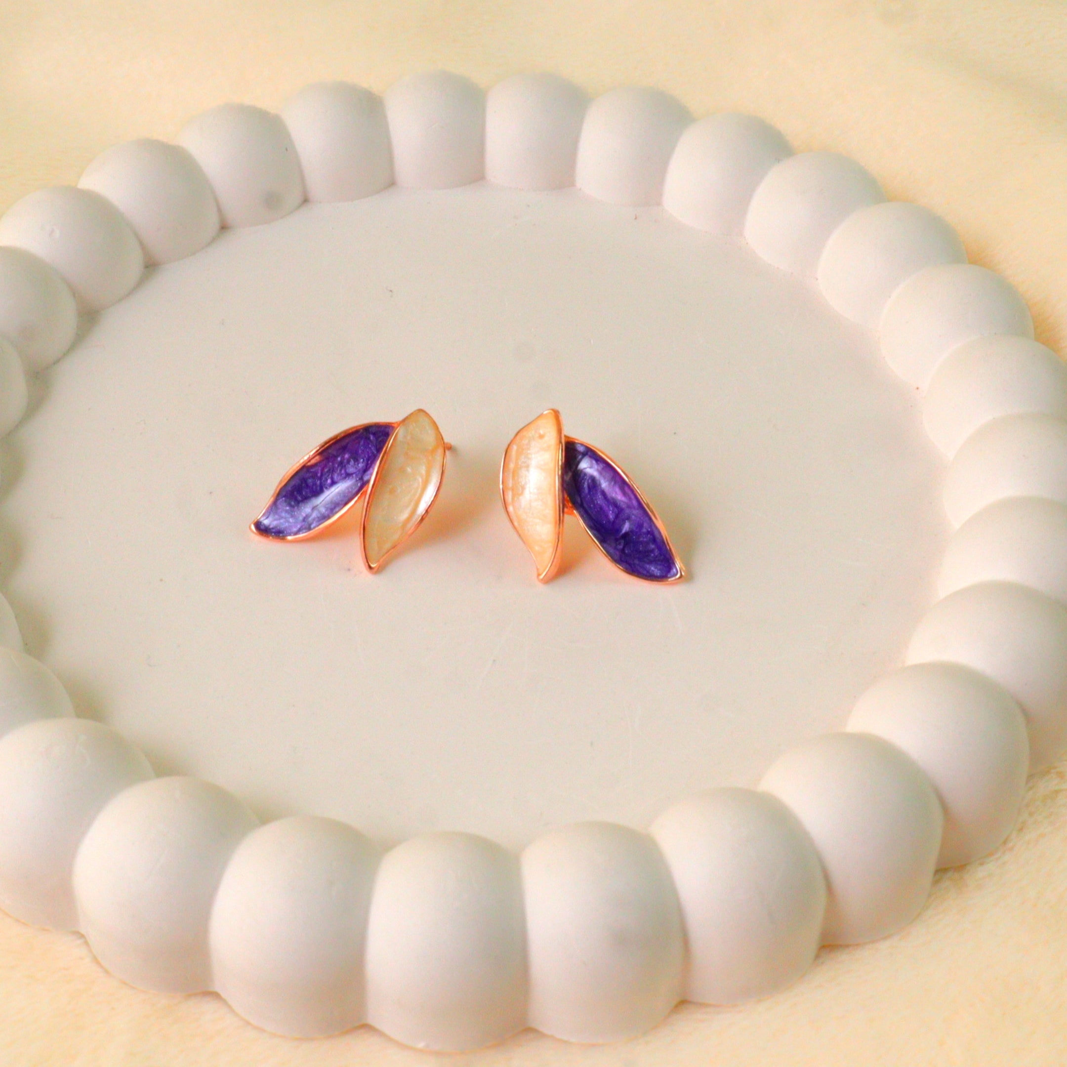 Enamel Double Leaf Stud Earrings – Dainty Two-Tone Botanical Fashion Studs