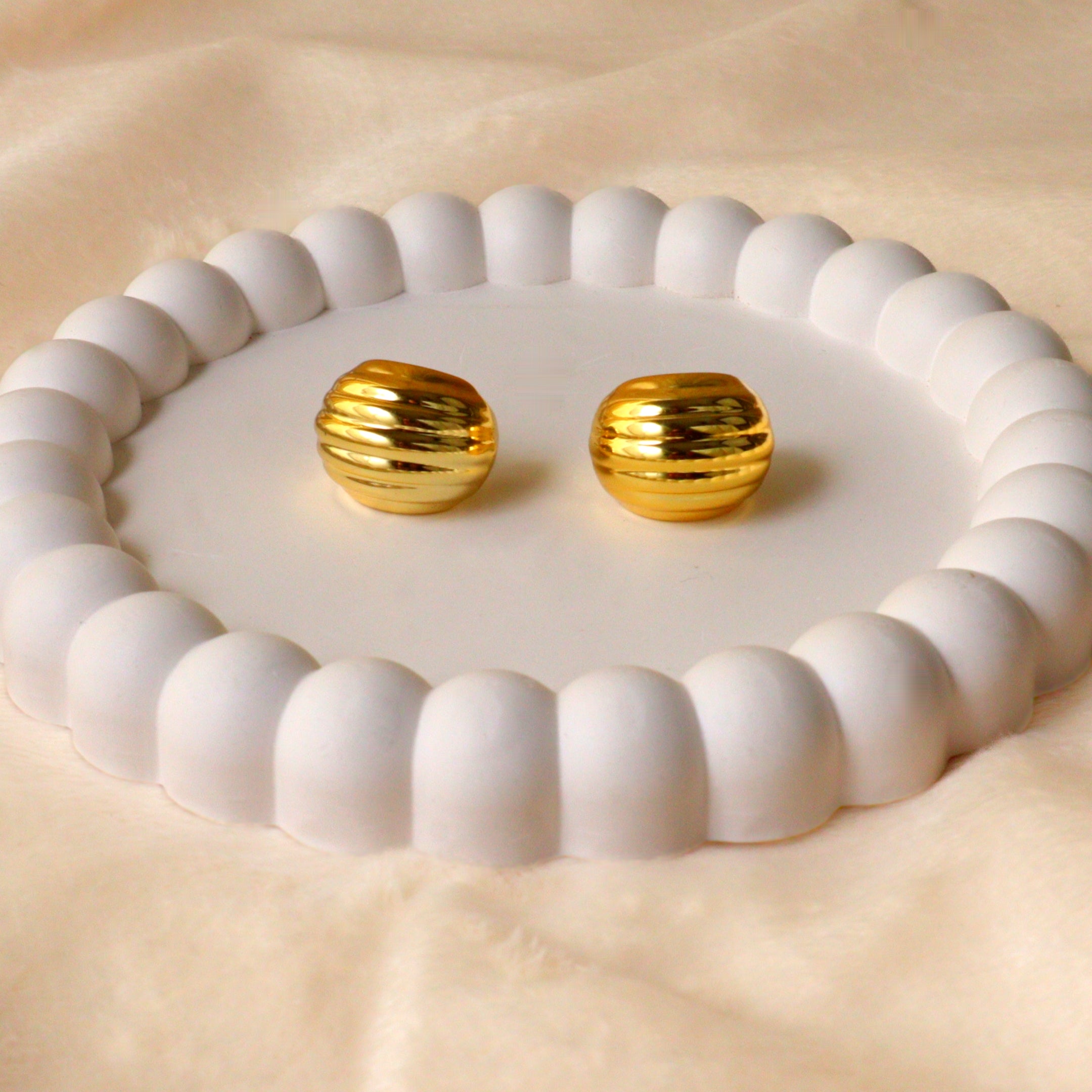 Chunky Gold Ribbed Hoop Earrings – Thick Ribbed Dome Huggie Fashion Jewelry