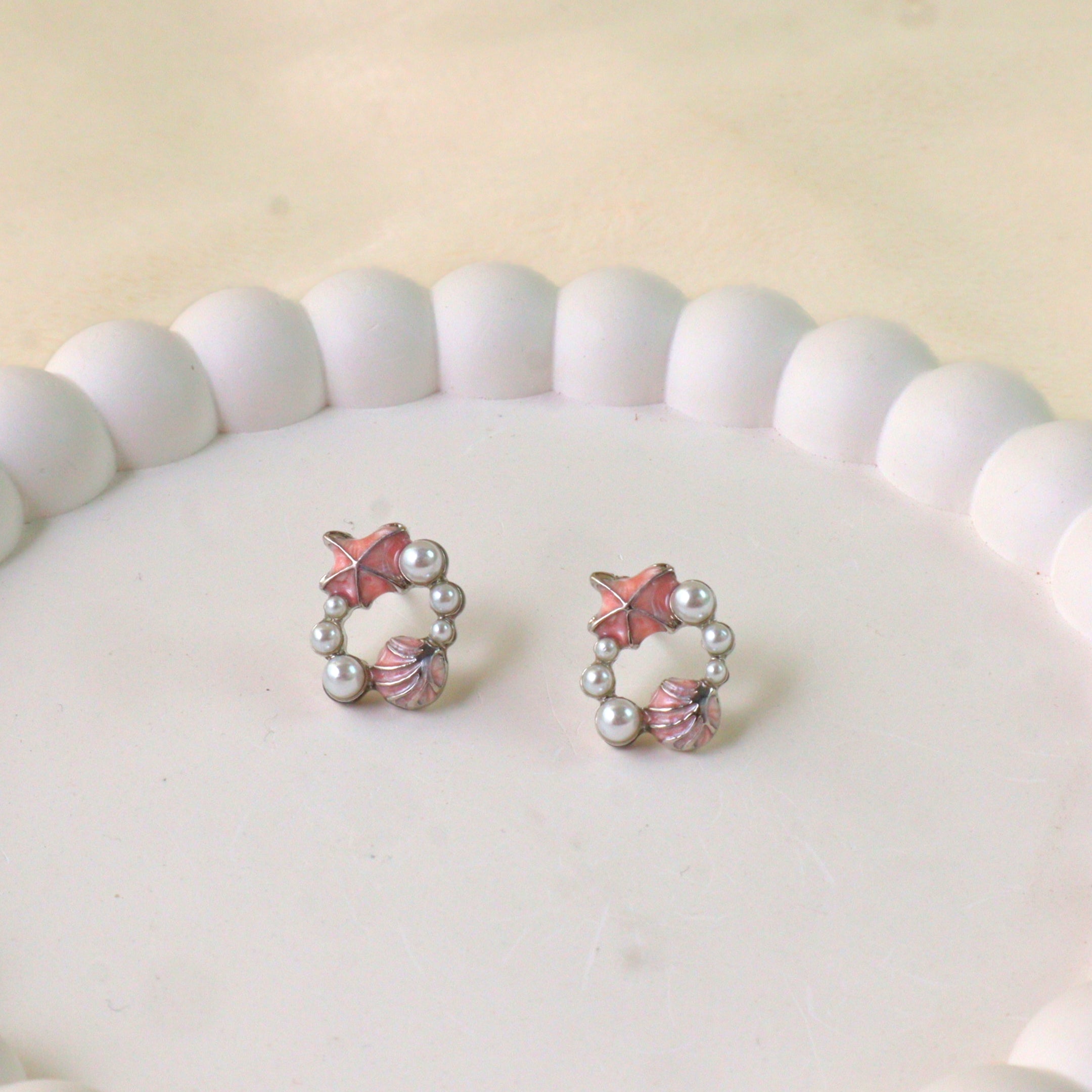 Seashell Starfish Wreath Stud Earrings – Pearl Ocean Theme Beach Earrings