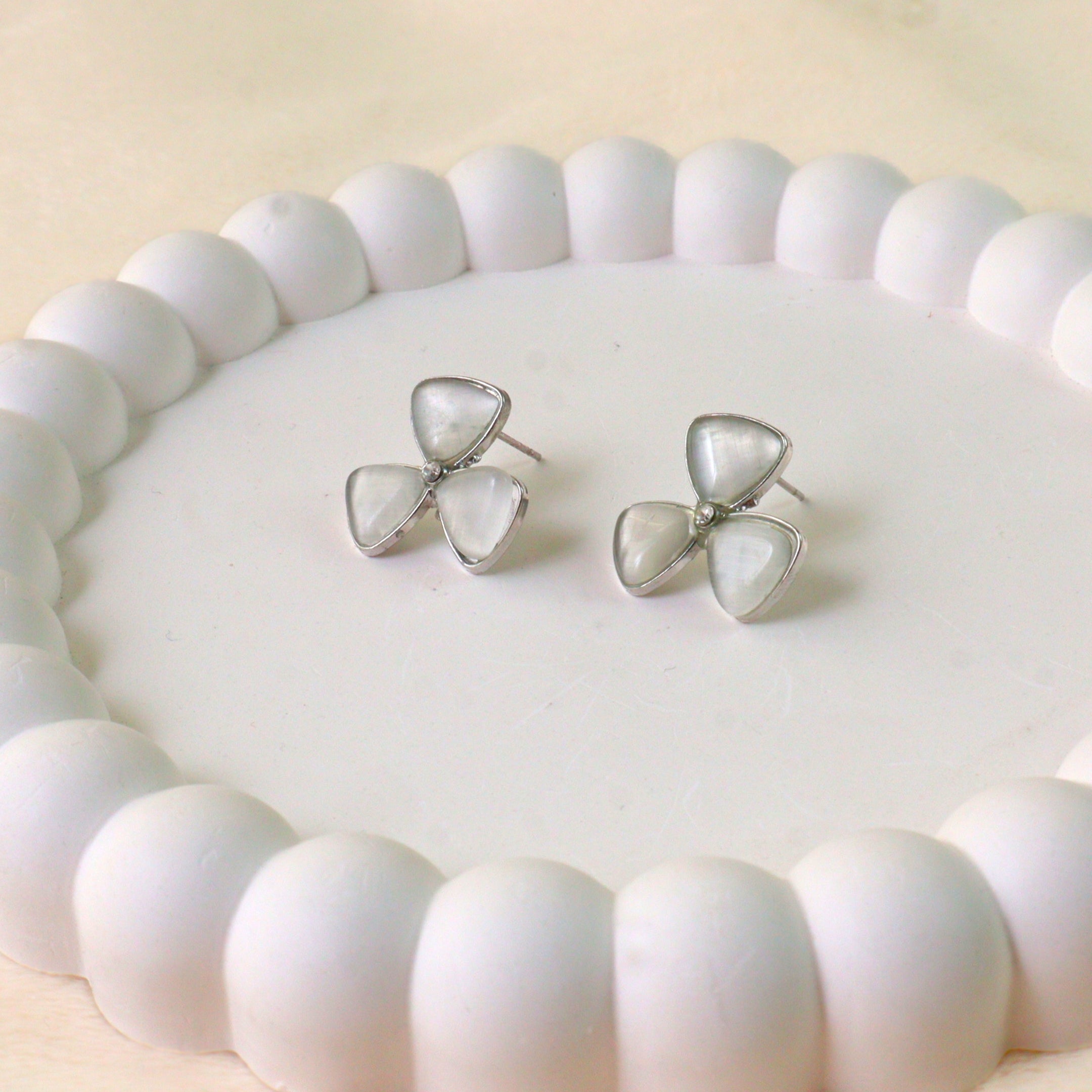 Dainty Three-Petal Flower Cluster Earrings | Cat's Eye Flower Stud Earrings