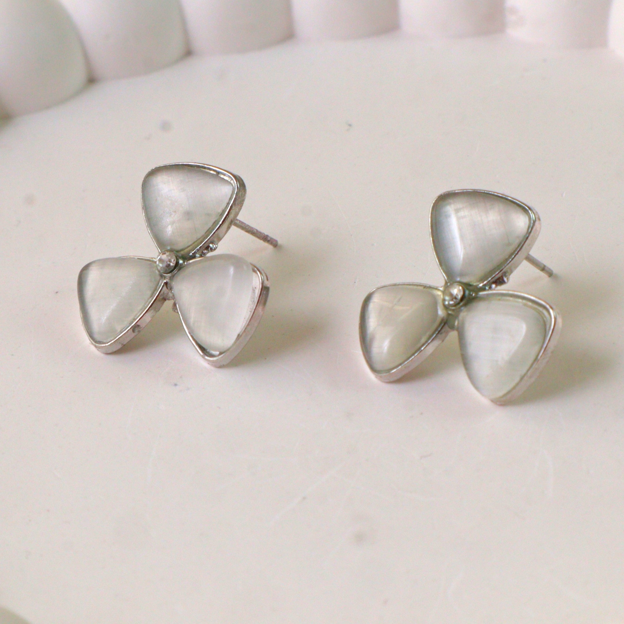Dainty Three-Petal Flower Cluster Earrings | Cat's Eye Flower Stud Earrings