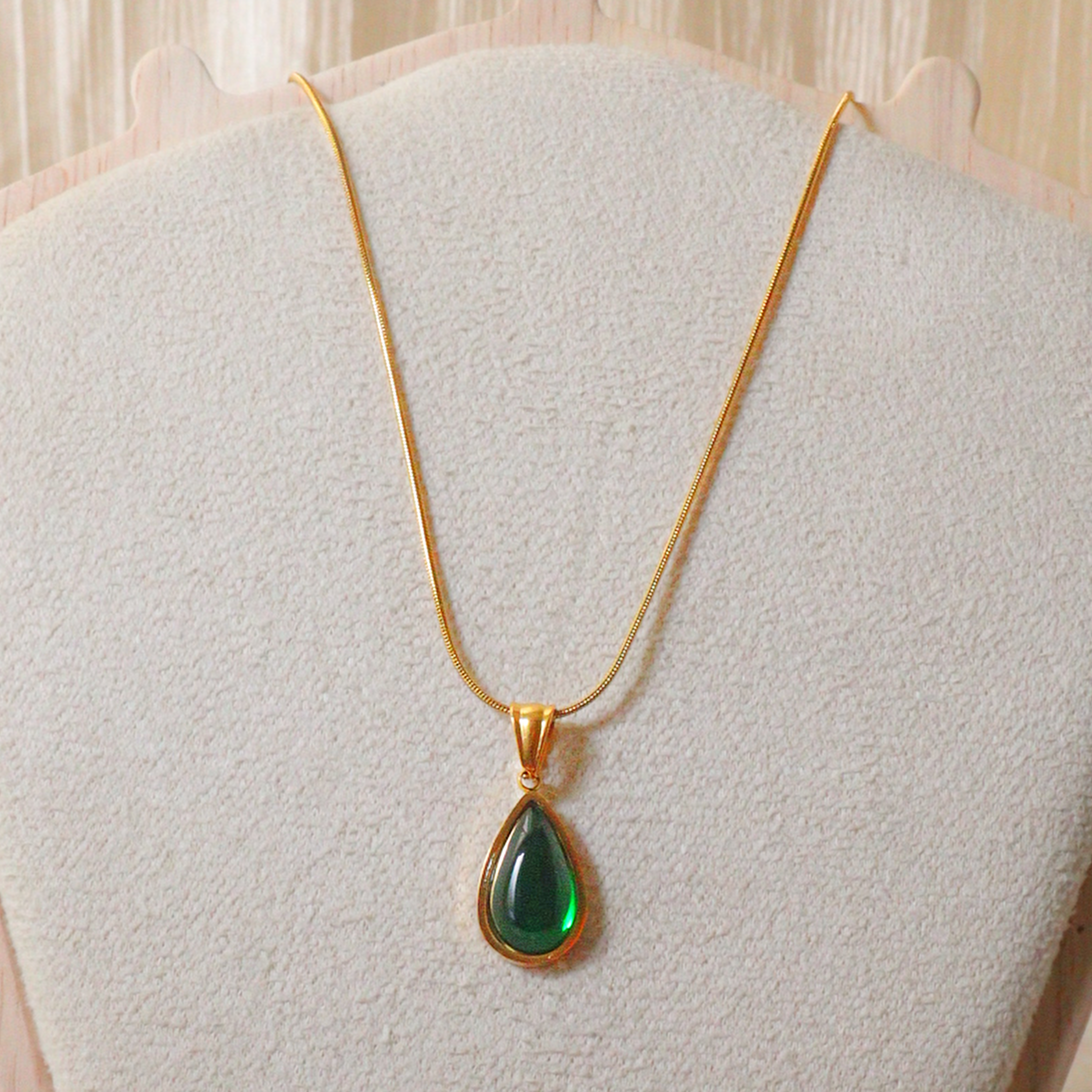 18K Gold Plated Emerald Green Teardrop Pendant Necklace – Anti-Tarnish Snake Chain