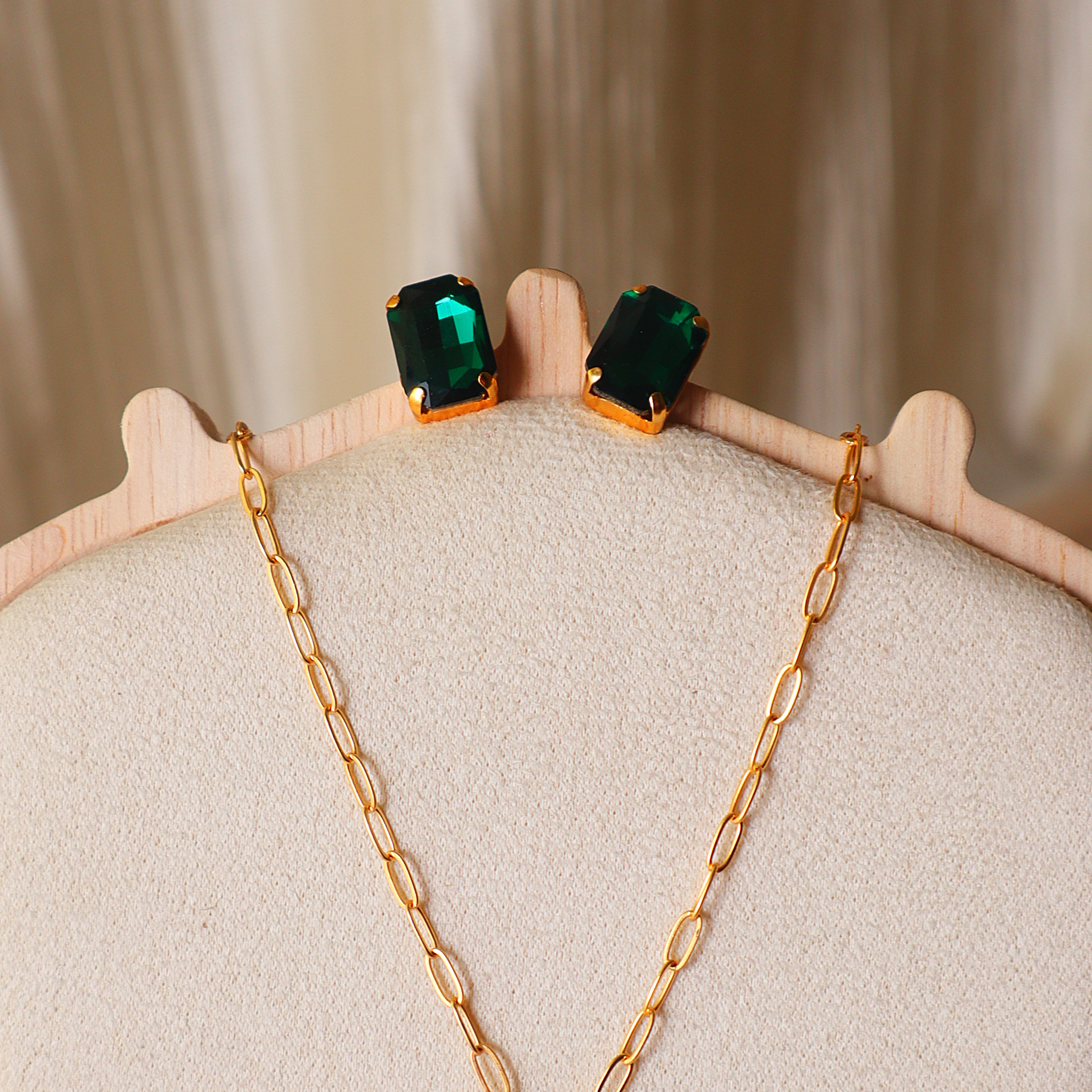 Gold Emerald Green Crystal Necklace & Earrings Set – 2-Piece Gemstone Jewelry Combo