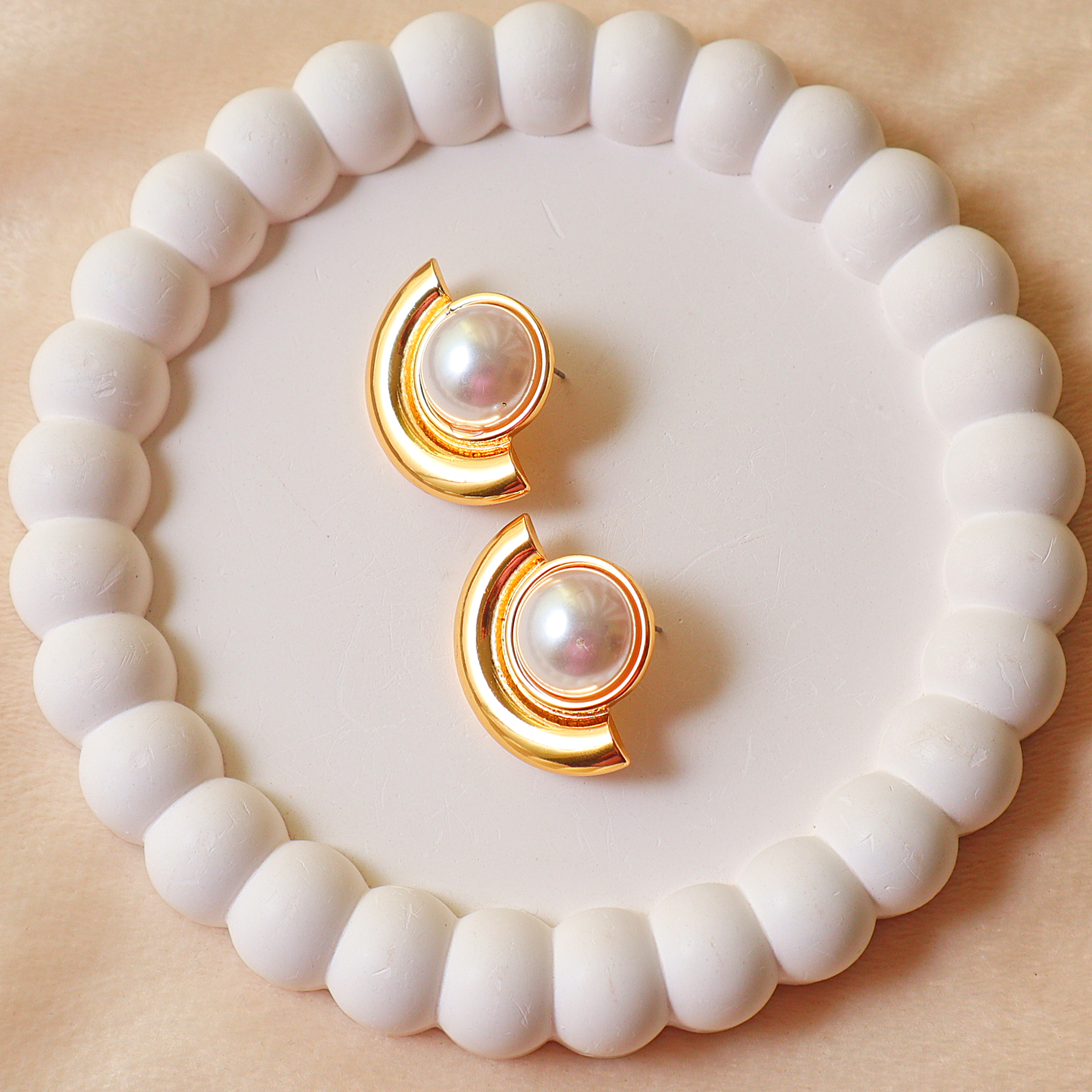Vintage Gold Pearl Stud Earrings – Bold Geometric Crescent Statement Earrings for Women
