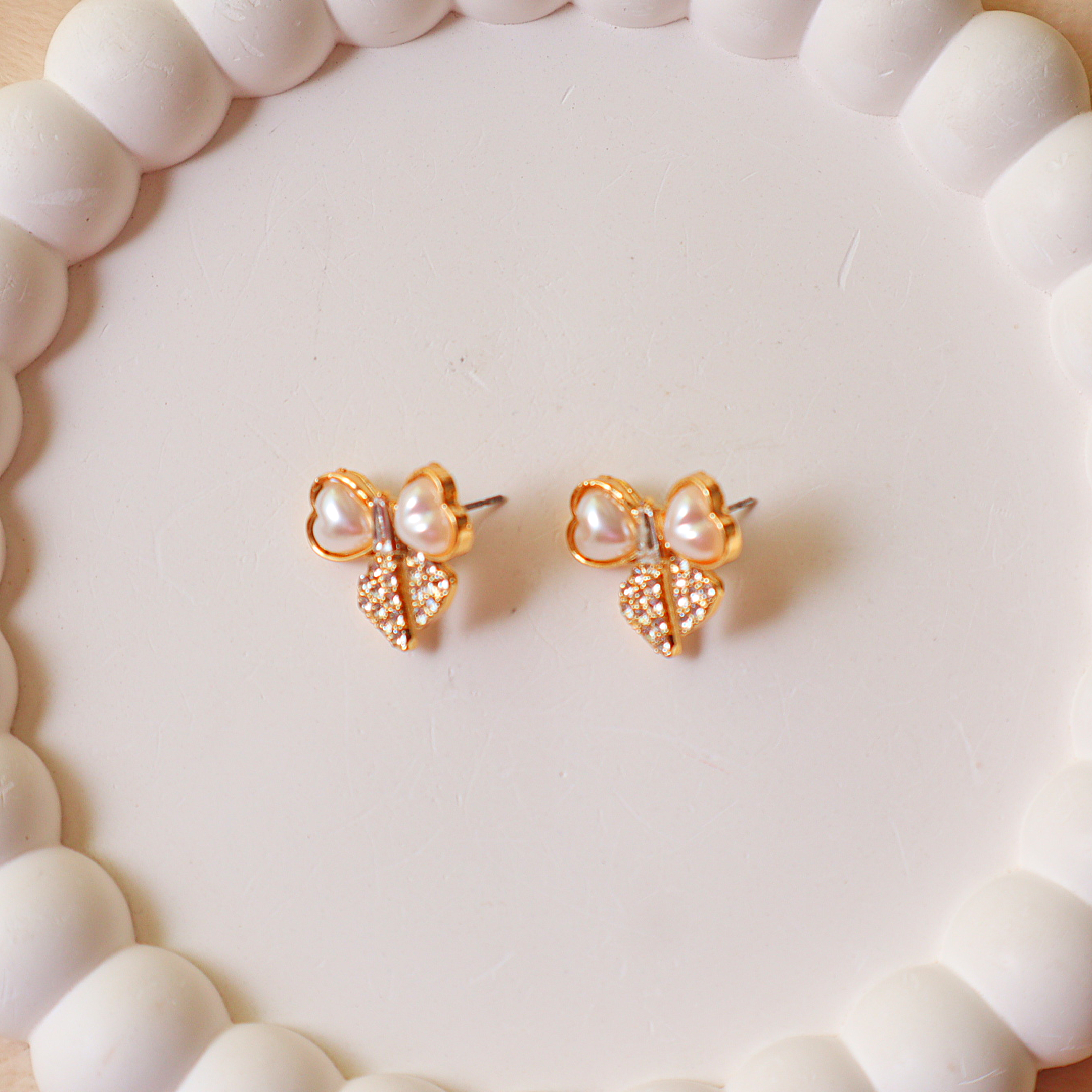 Elegant Pearl Bow Stud Earrings with Crystal Rhinestones – Gold Ribbon Fashion Jewelry