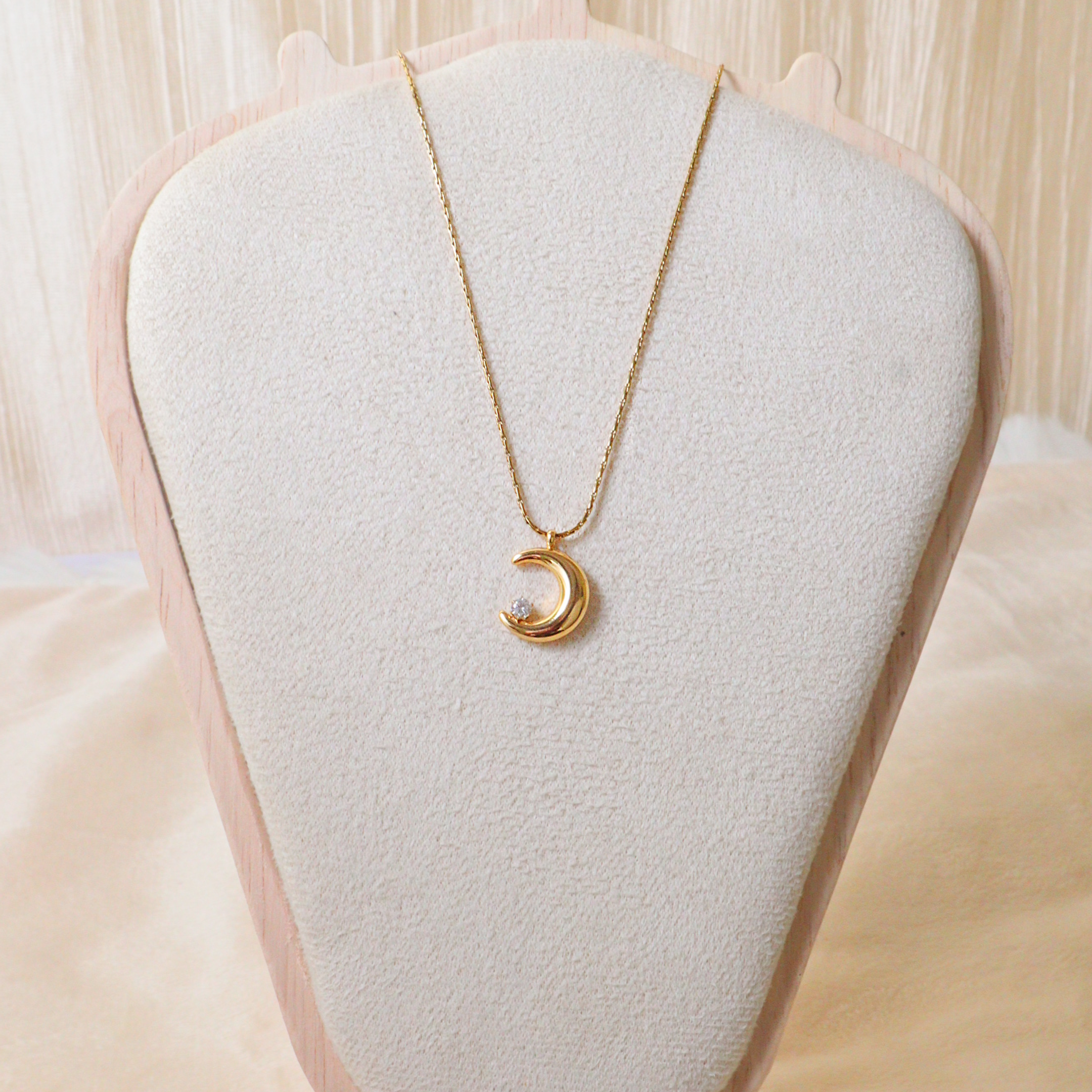 Dainty Gold Celestial Moon Necklace – Tarnish-Free Solitaire Zirconia Charm Jewelry