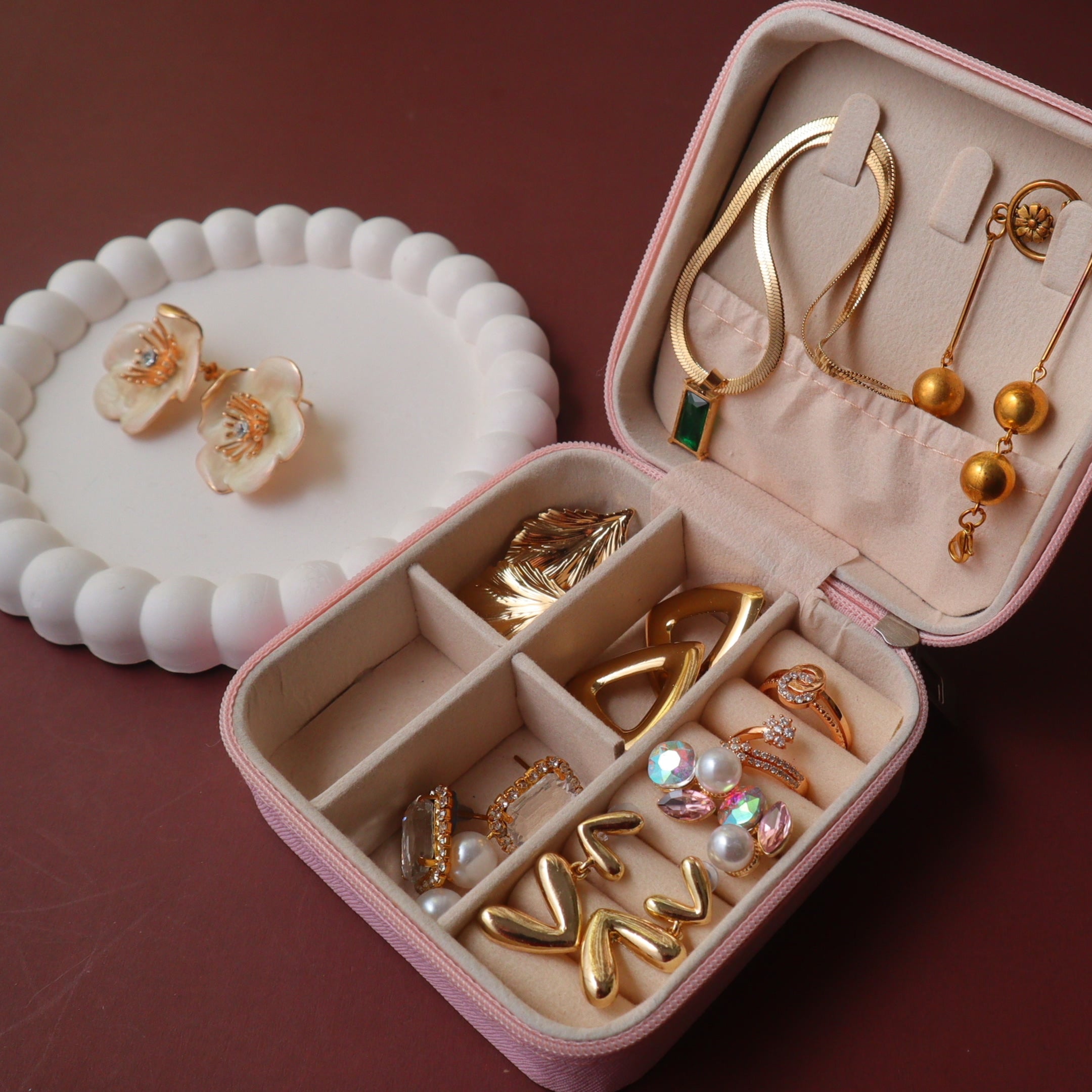 Luxury Jewelry Gift Hamper for Her – Curated Gold Jewelry Collection with Portable Travel Box