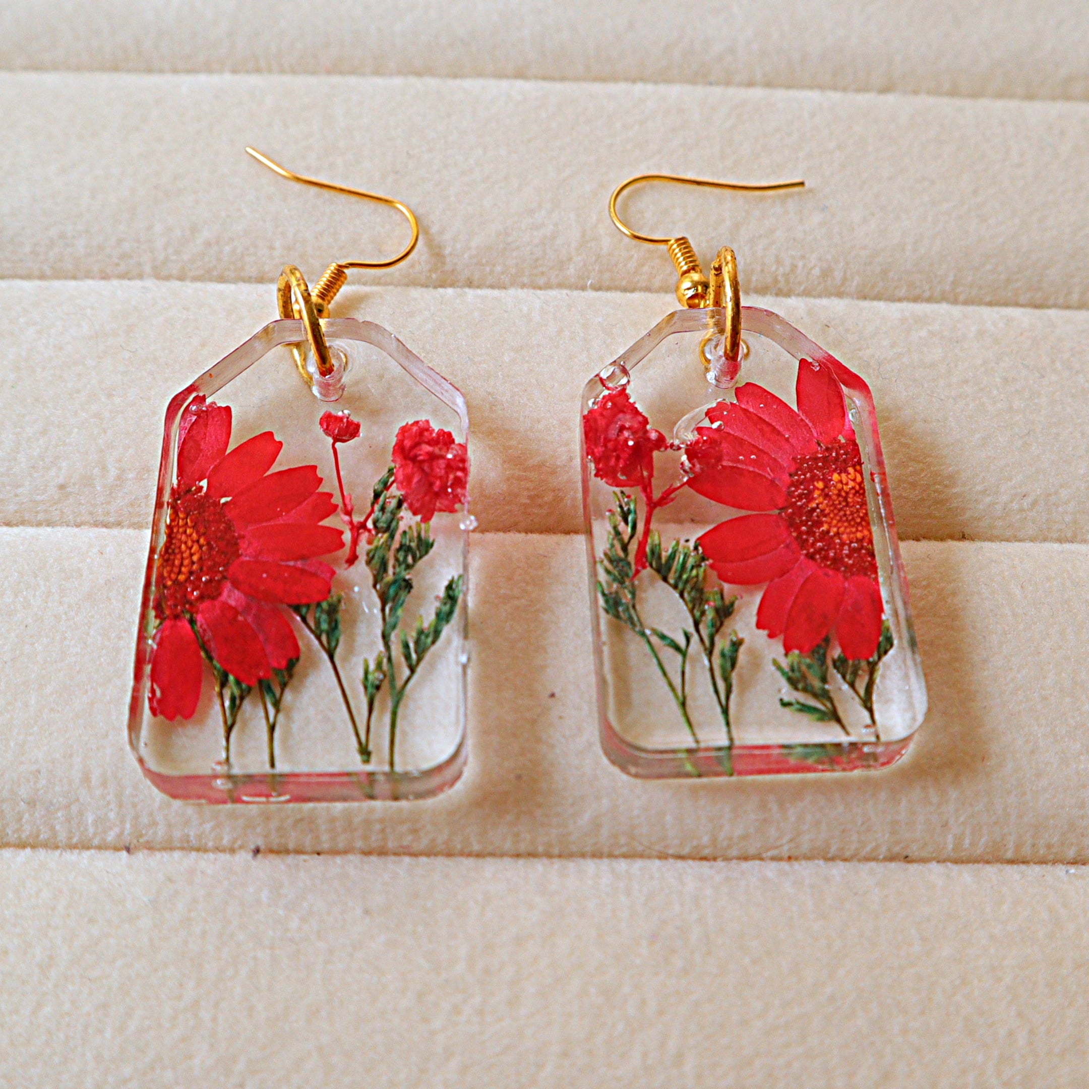 Real Pressed Red Daisy & Dried Botanicals Clear Resin Tag Dangle Earrings | Handcrafted Arch Drop Earrings
