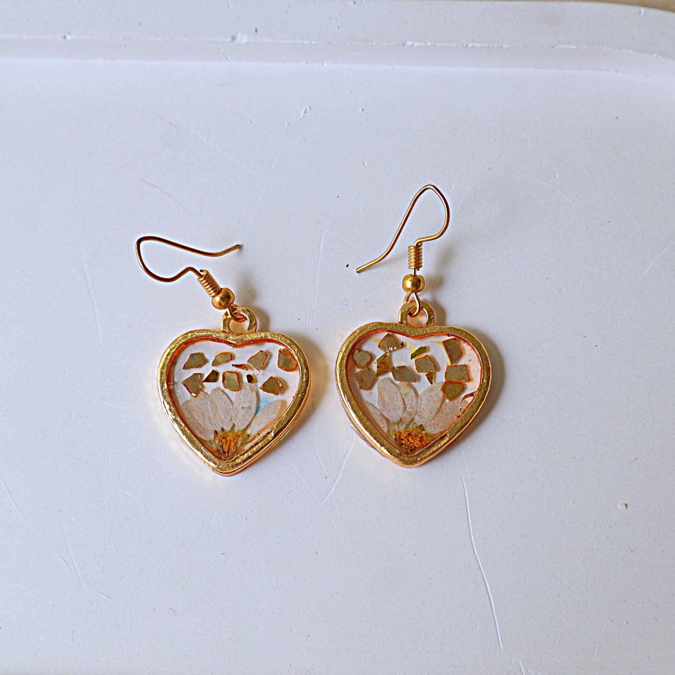 Real Pressed White Daisy Heart Resin Dangle Earrings with Gold Flakes | Handcrafted Gold Bezel Botanical Drop Earrings