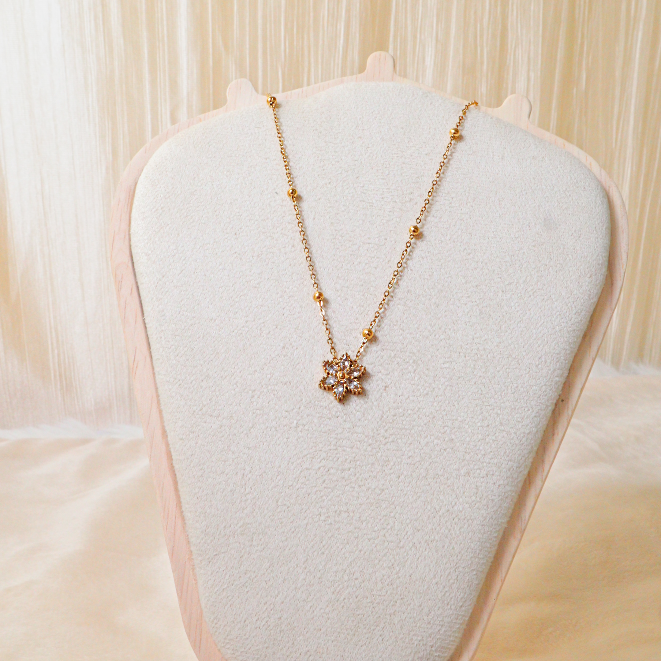 Gold Zirconia Floral Starburst Necklace – Anti-Tarnish Dainty Flower Chain