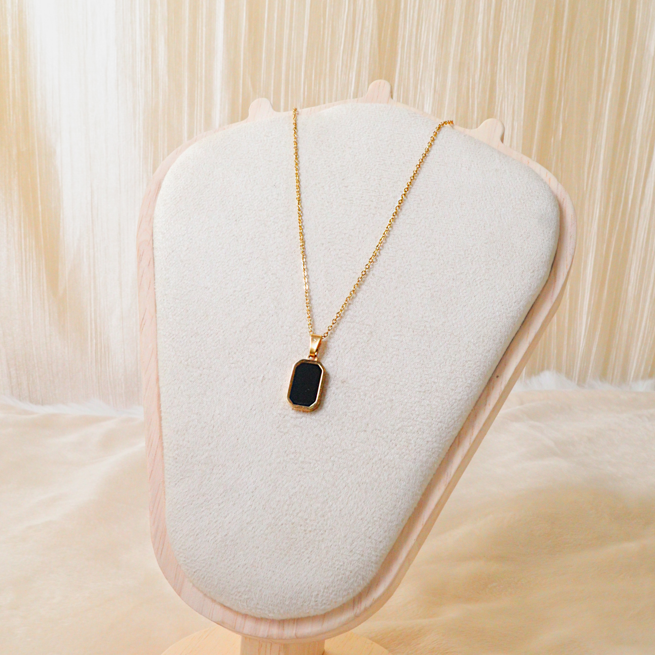 18K Gold Plated Black Onyx Pendant Necklace – Anti-Tarnish Waterproof Rectangle Choker