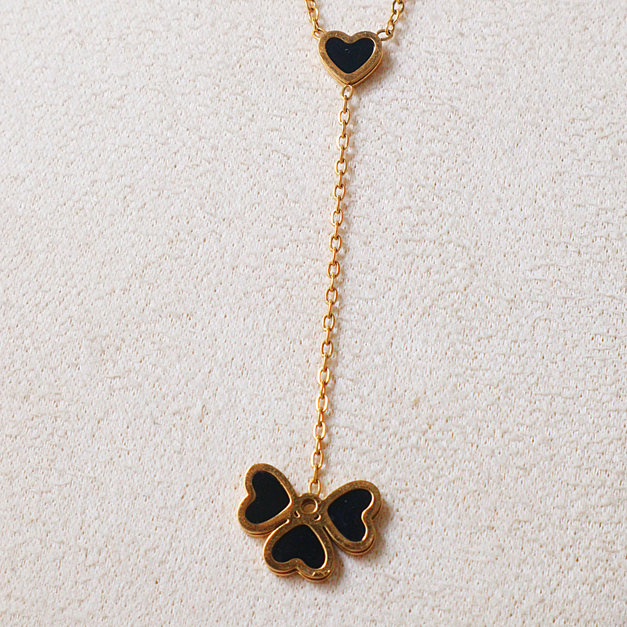 Dainty Gold Heart & Clover V-Necklace – Tarnish-Free Black Dangle Charm