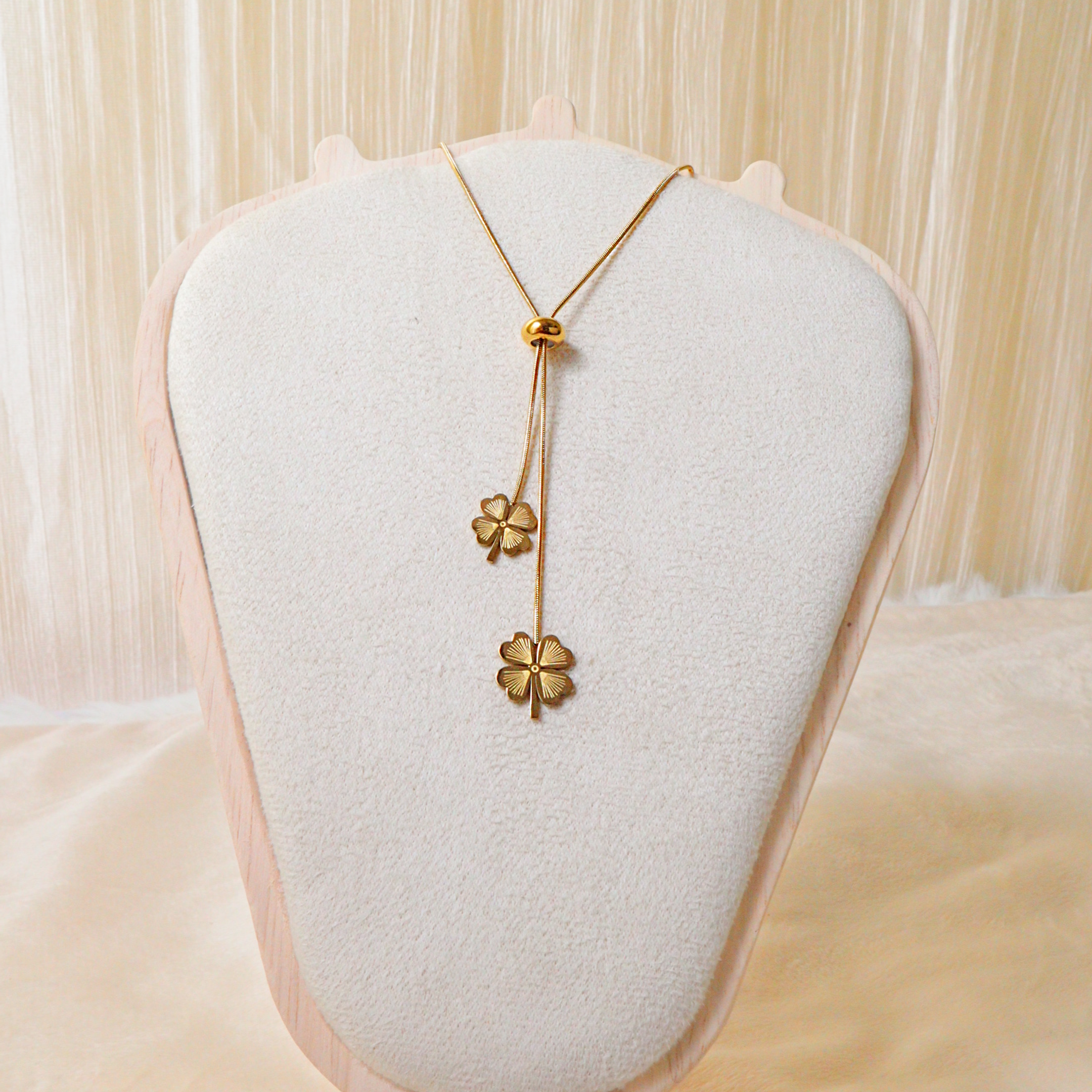 18K Gold Plated Dainty Clover Charm Necklace – Anti-Tarnish Waterproof Adjustable Chain
