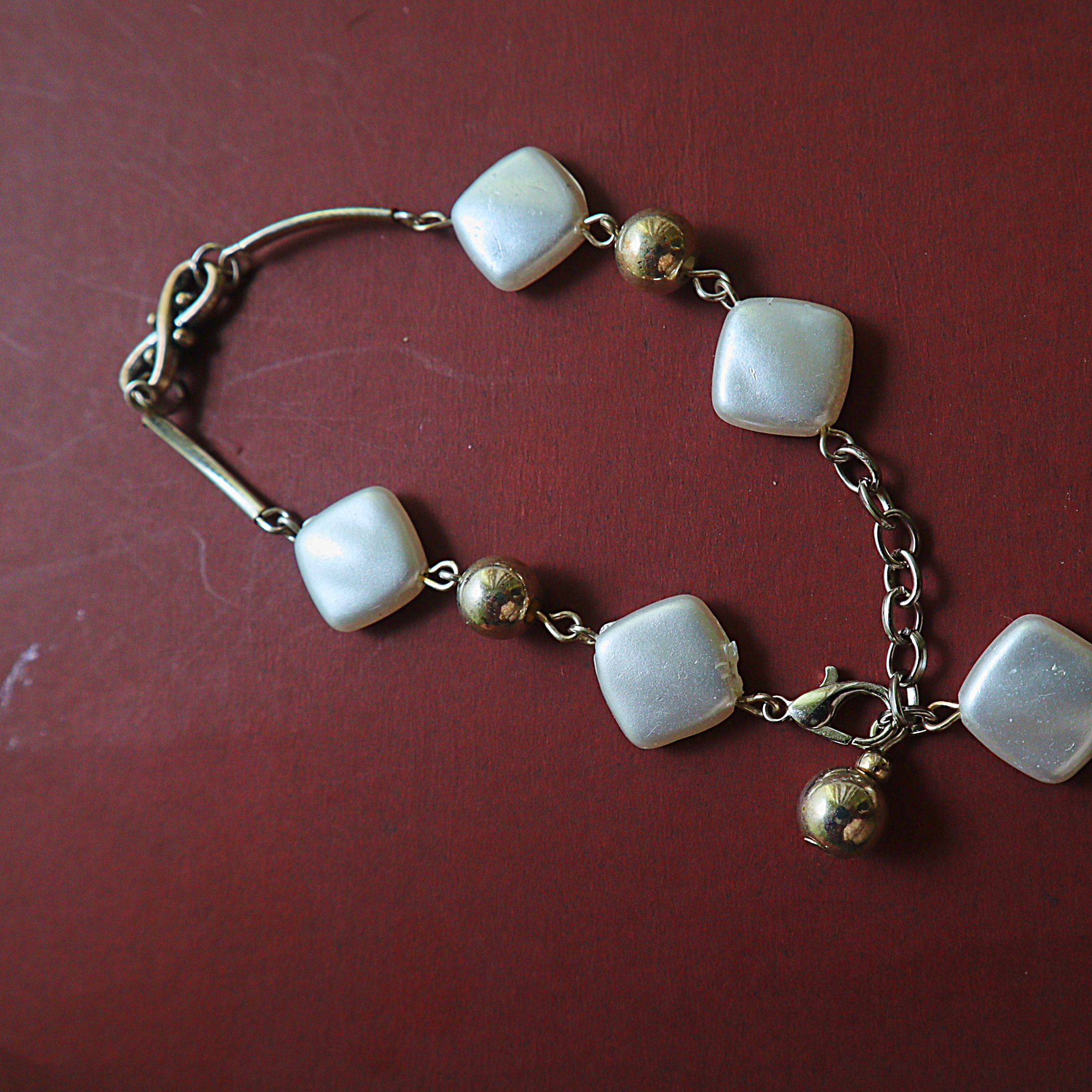 Mother of Pearl Oval Bead Link Bracelet – Silver Celtic Knot Spacers & Yin Yang Charm Drop