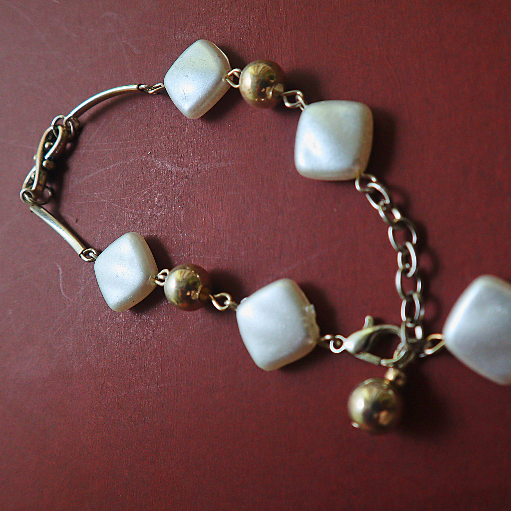 Mother of Pearl Oval Bead Link Bracelet – Silver Celtic Knot Spacers & Yin Yang Charm Drop