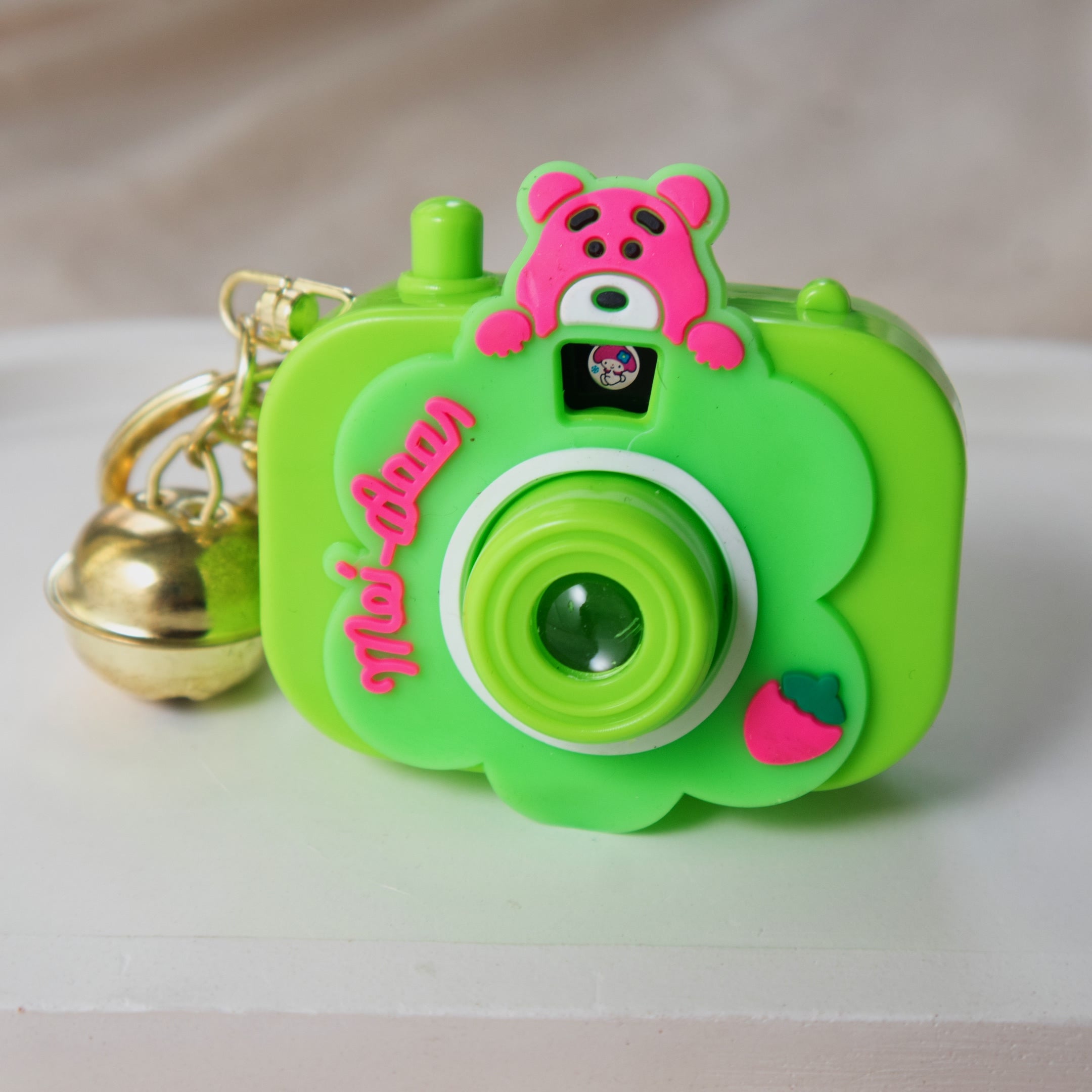 Interactive Mini Camera keychain with Viewfinder Images - Cute Toy Bag keychain