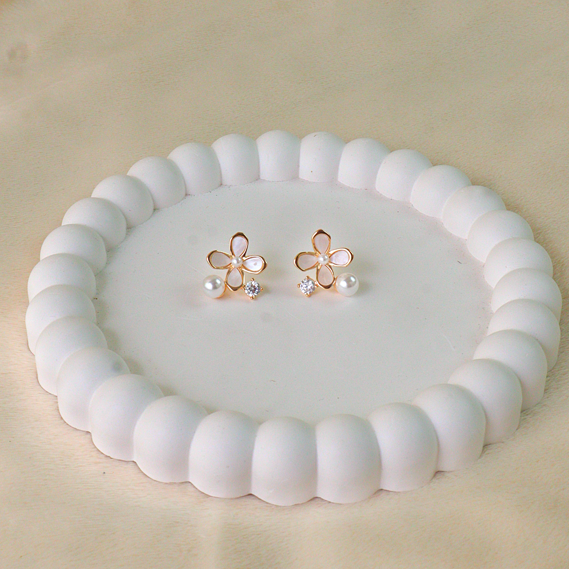 Iris Floral Pearl Cluster Stud Earrings – Anti Tarnish Gold Shell Flower Studs