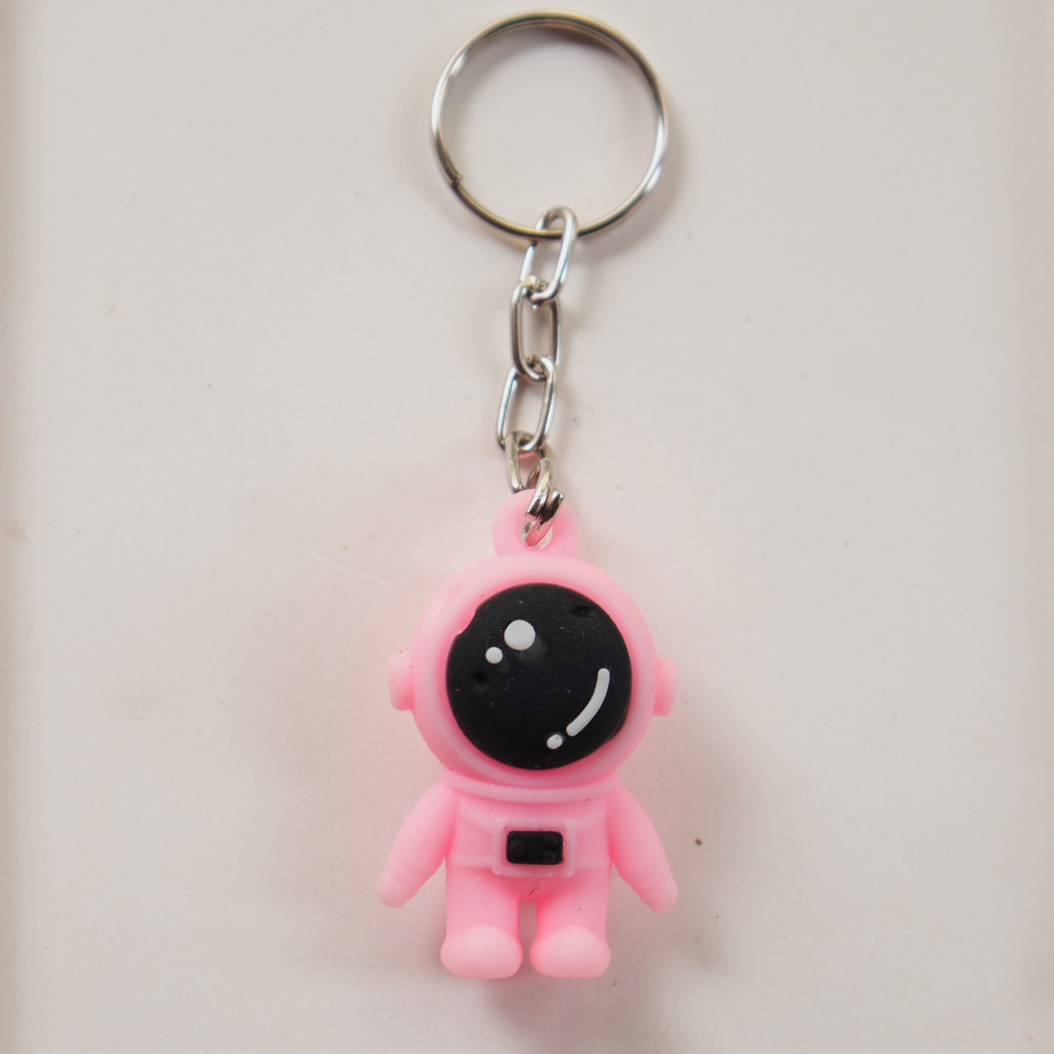Cute 3D Cartoon Character keychains / Trendy Mini Figure keychain Collection - Adorable Key Ring Charms for Bags & Gifts