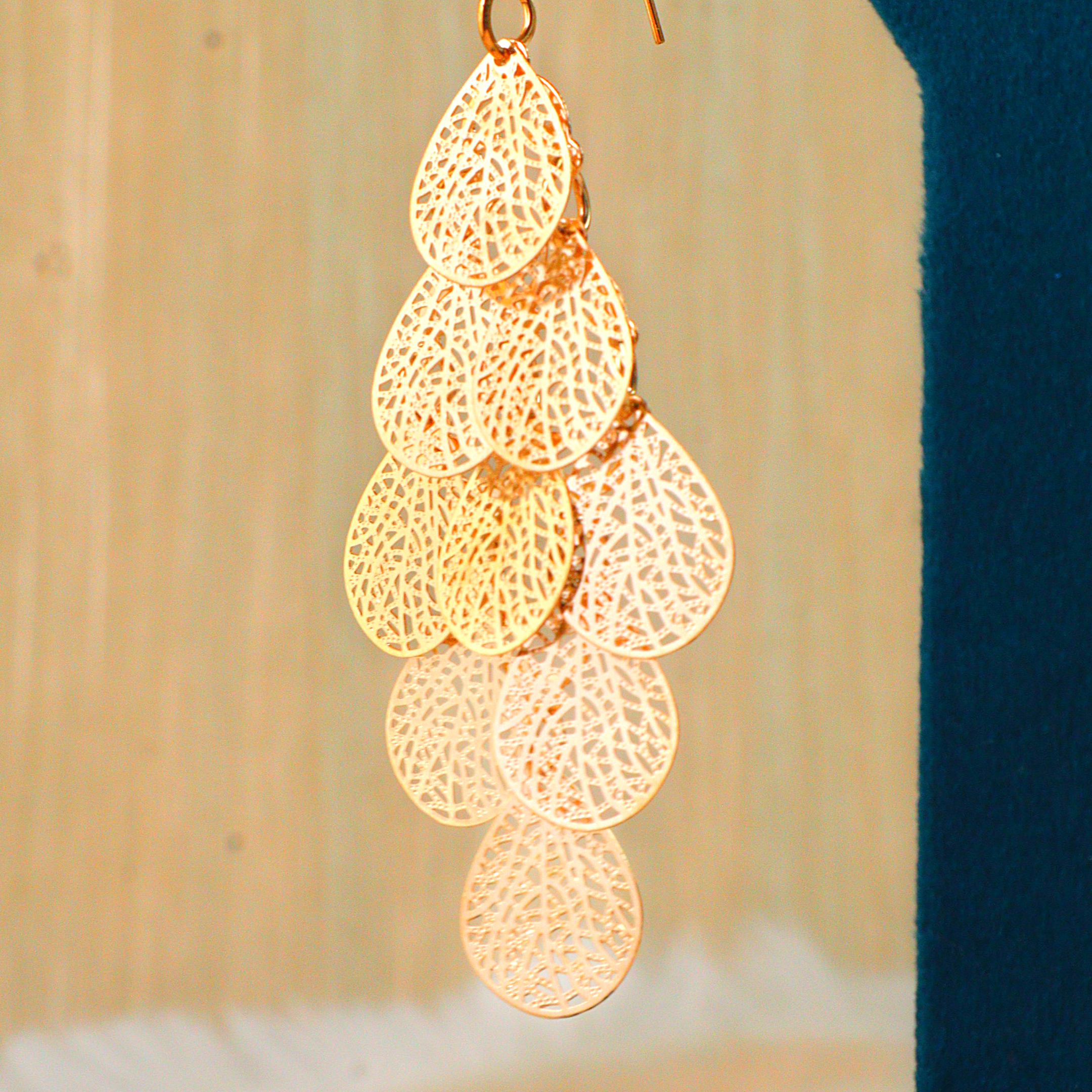 Anti-Tarnish Gold Filigree Leaf Dangle Earrings