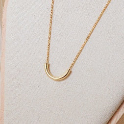 Dainty Gold Minimalist Curved Bar Necklace – Anti-Tarnish Smile Tube Jewelry