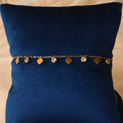 Gold Clover Floral Charm Bracelet for Women – Minimalist Gold Chain Bracelet