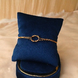 Minimalist Gold Knot Bracelet for Women – Anti-Tarnish Stainless Steel Jewelry