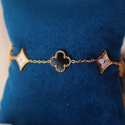 Black and White Dainty Clover Charm Bracelet for Women – Anti-Tarnish Gold Plated Stainless Steel Bracelet